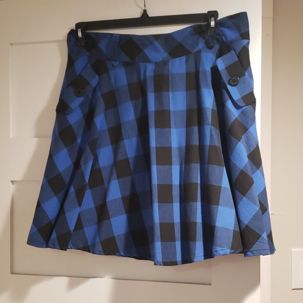 Mid length skirt